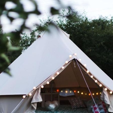 מלון Orgères-la-Roche Wildberry Glamping מראה חיצוני תמונה